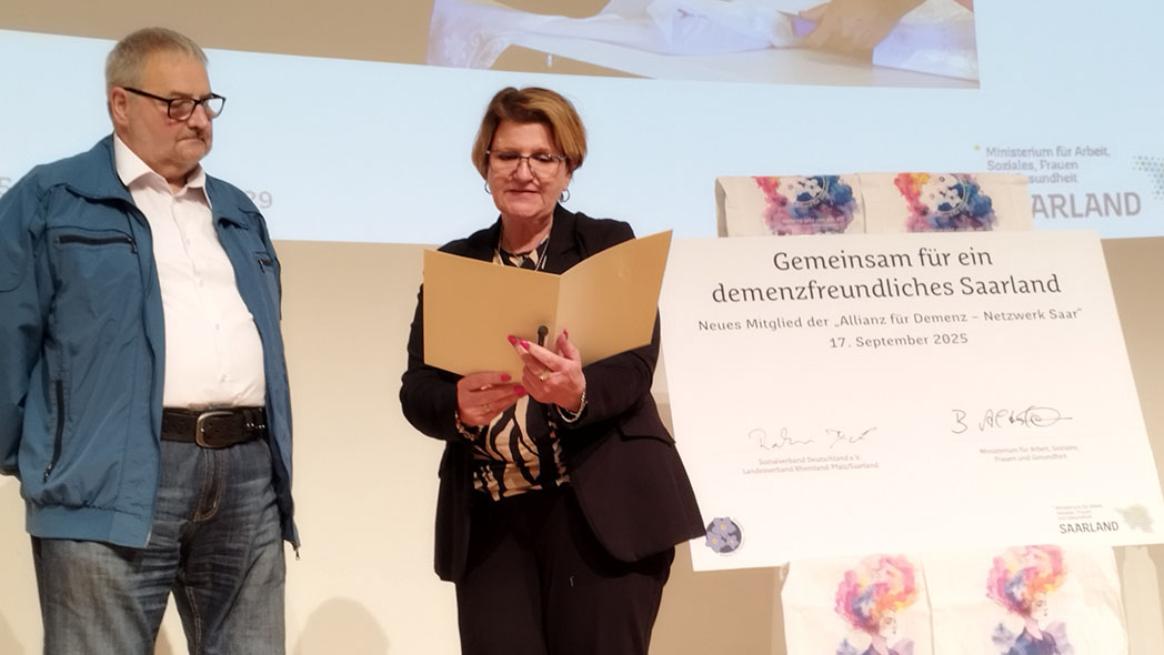 Staatssekretärin Bettina Altesleben und der 2. SoVD-Landesvorsitzenden Rochus Hauck